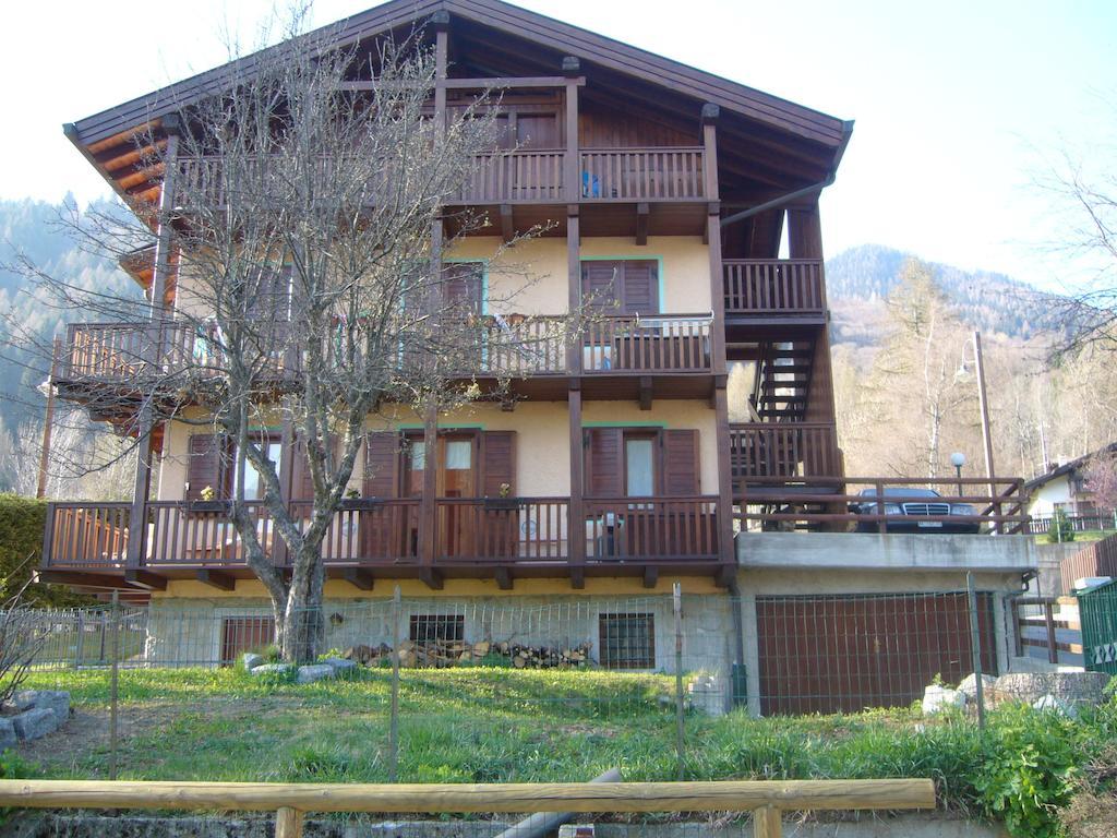 Chalet Madonna Di Campiglio Cin Itzero22143C2Qnjk2Ace Cipat Zero22143-At-Zero69206 Lejlighed Værelse billede